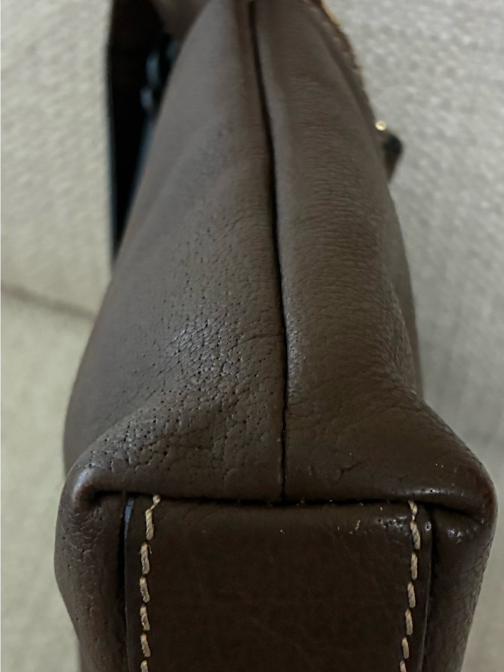 Dooney and Bourke EUC Vintage 
Pebble Grain Brown Leather
Crossbody Shoulder Bag - Picture 12 of 15